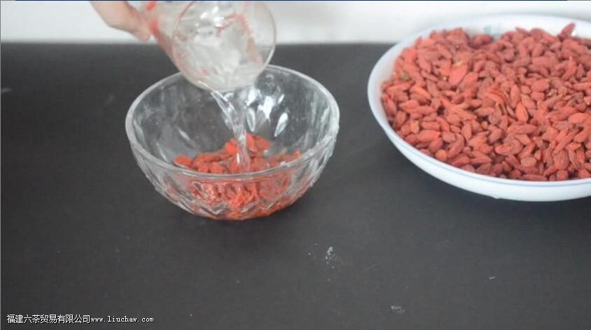 ��������ֱ���ݻ���ϴ�ɾ�