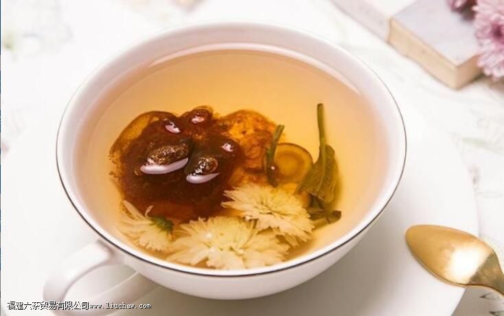 胖大海菊花茶泡水喝的功效 胖大海菊花茶泡水喝的功效