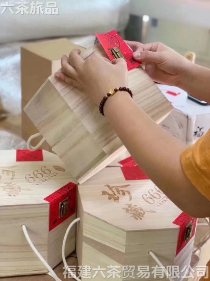 ������ һ��һ��380Ԫ �ߵ�ľͰװ