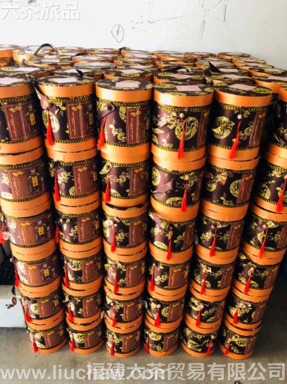 ���β� һ����Ͱ 100Ԫ