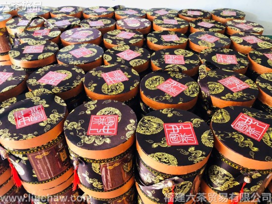 ���β� һ����Ͱ 100Ԫ