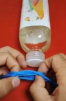 捆绑妙招-扣瓶绳结