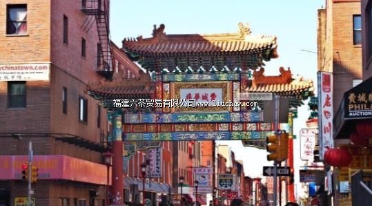中国人的海外根据地,每年20万游客旅游,街头遍布中文广告