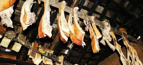 云南旅行摩梭女儿国泸沽湖旅游攻略美食和特产介绍