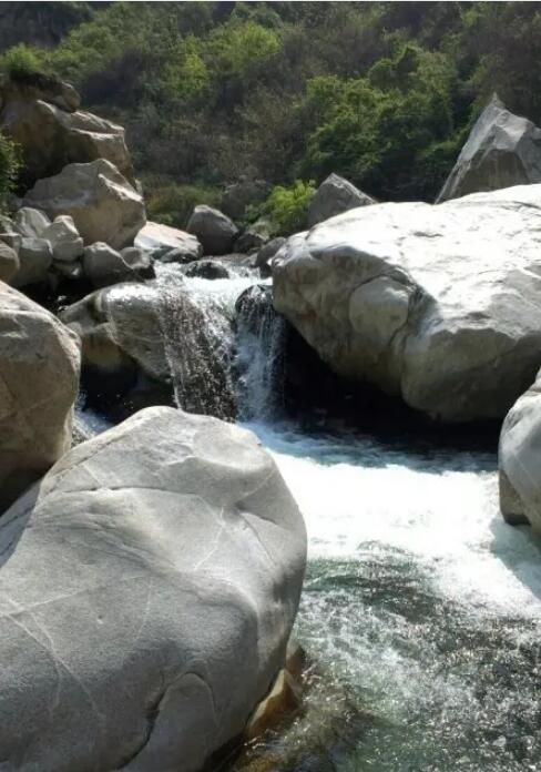 秦岭峡谷漂流景区