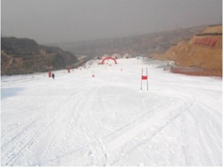 太原曦岭国际滑雪场