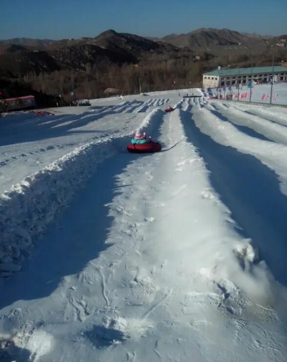 昆仑国际滑雪场