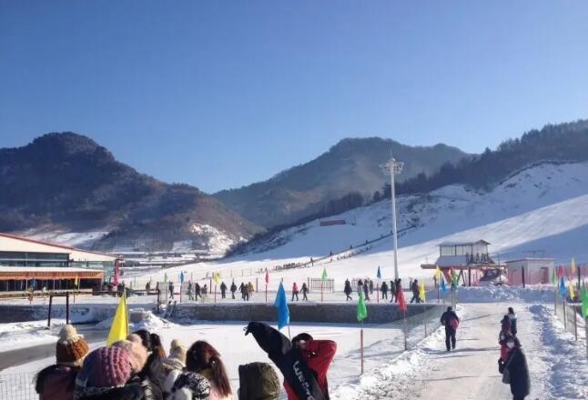 ͬȪ��ɽ��ѩ��