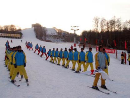 �������ɽ��ѩ��