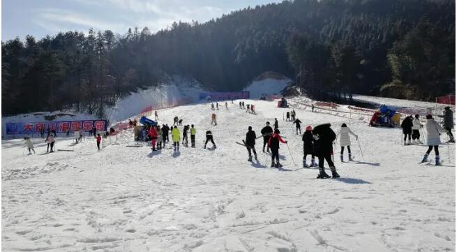 ���ɽ��ѩ��԰