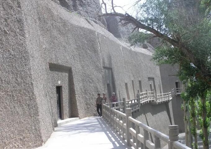 �ػ���ǧ��.