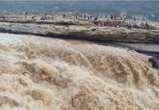 陕西黄河壶口瀑布.