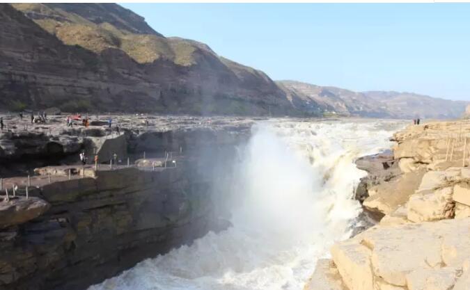 山西黄河壶口瀑布.