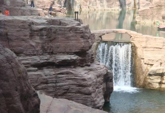 河南云台山潭瀑峡.