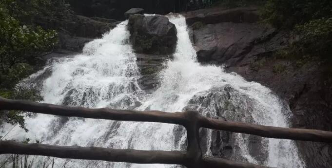 广西贺州十八水原生态公园