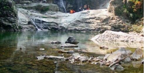 江南大峡谷漂流.