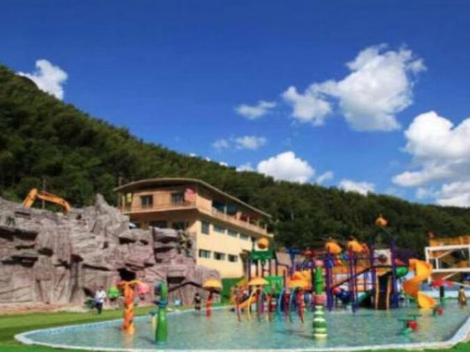 陡水湖漂流乐园