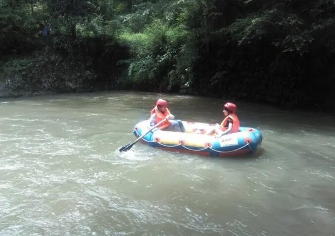 浏阳大围山峡谷漂流