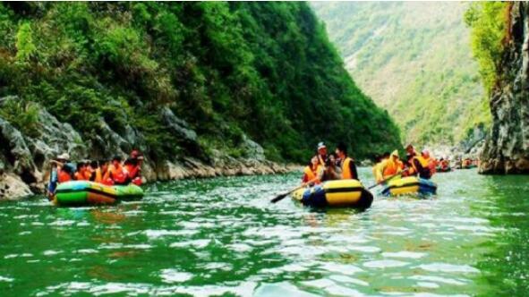 湖南屋脊峡谷漂流