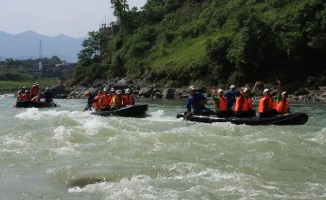 恩施清江闯滩