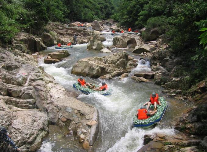 台山凤凰峡漂流.