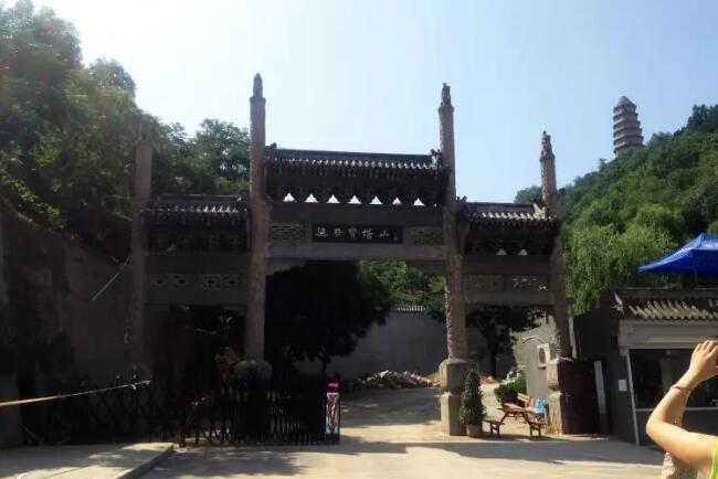 �Ӱ�����ɽ��