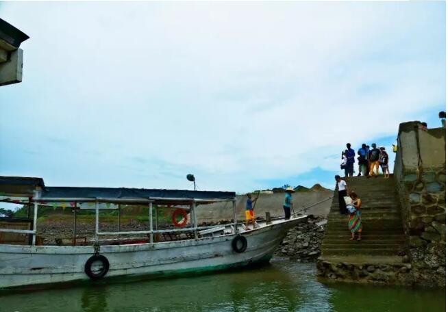 东兴七彩贝丘湾,