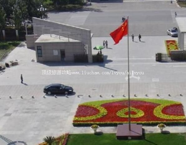 ���Ĵ�ѧУ԰���                                  ������