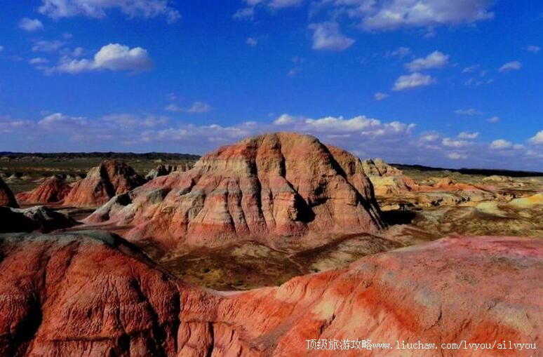 新疆阿勒泰五彩城旅游攻略