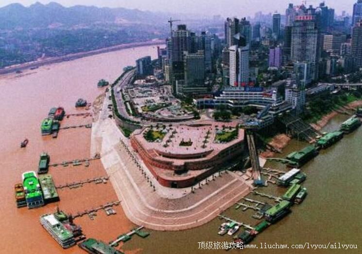 ���쳯���Ź㳡���ι���