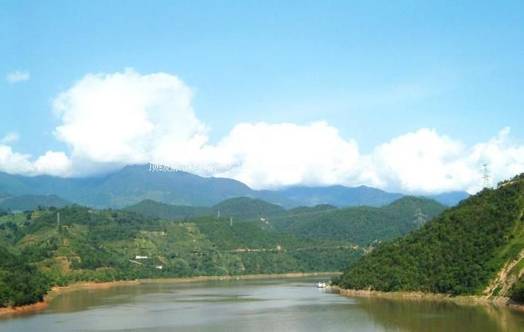 �����ٲ״�ɽ���ɺ��ӷ羰�����ι���