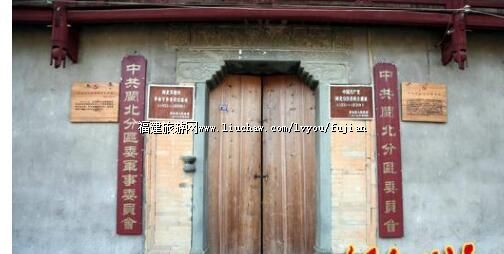 ��ɫ�׸���ַ��������ɽ��