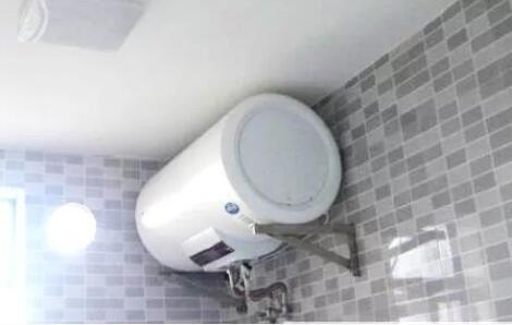 ��ˮ����������ع���ǽ�ϣ�������װ����ʱ��