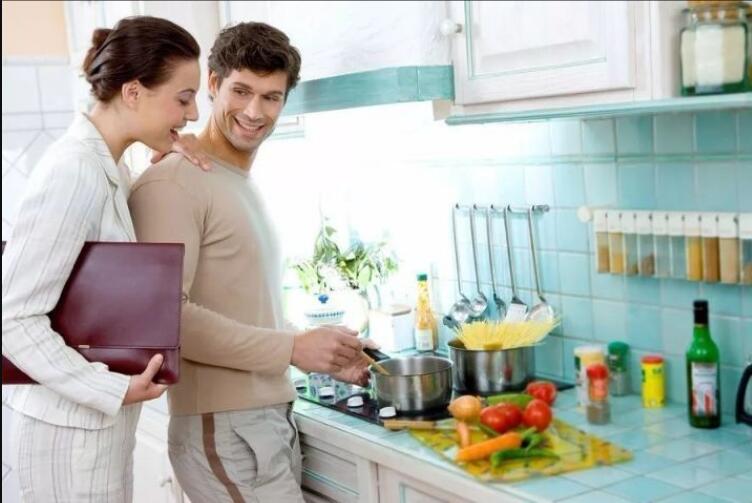 厨房装修的高度设计重要 弯腰做饭太累人