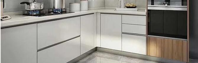 ����װ�޸ߵ�̨��� �����������ʱ���ᱳʹ�ķ���