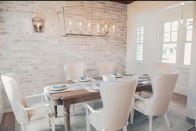 �����ִ��У�20����а�ɫשǽ�Ĳ���