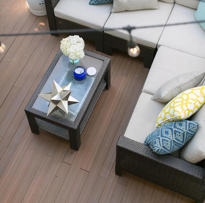 院子地面怎么铺设 用这种甲板省预算舒适度还高.