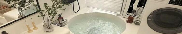 只有5㎡的卫生间 却用微水泥自砌浴缸.