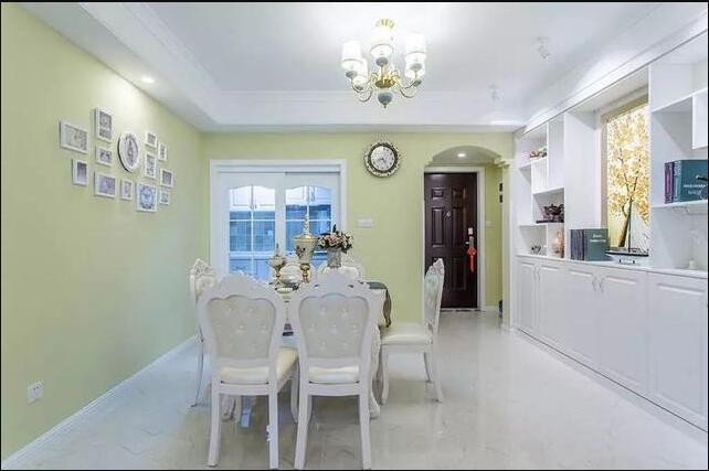 ͬ���·�װ�˸���԰�� �ι�ʱ˲��ͱ�����ס��