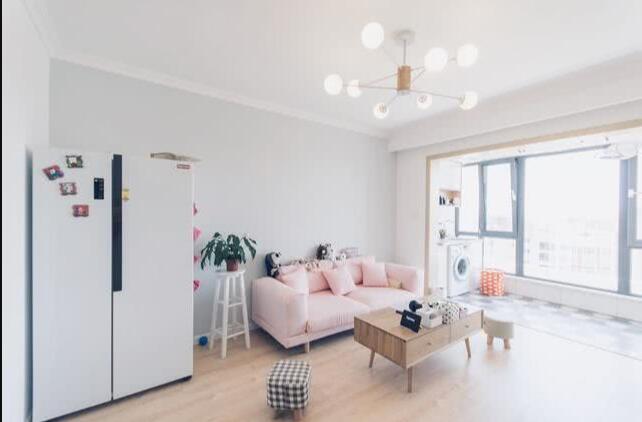 北欧原木风格清新设计 简单而温馨的三口之家