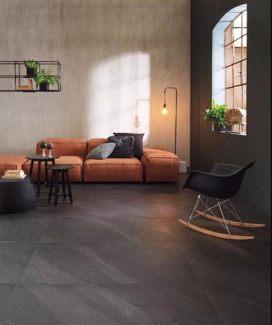 �ڻҰ׷��װ��Ч��ͼ �����Ŀռ���������Ĳ�һ��