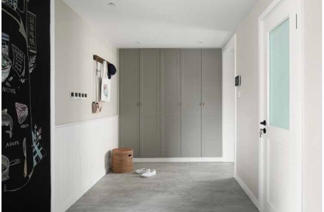 ��װ��������� ������Ծ��ɫ�ʴ������ŷ���·�