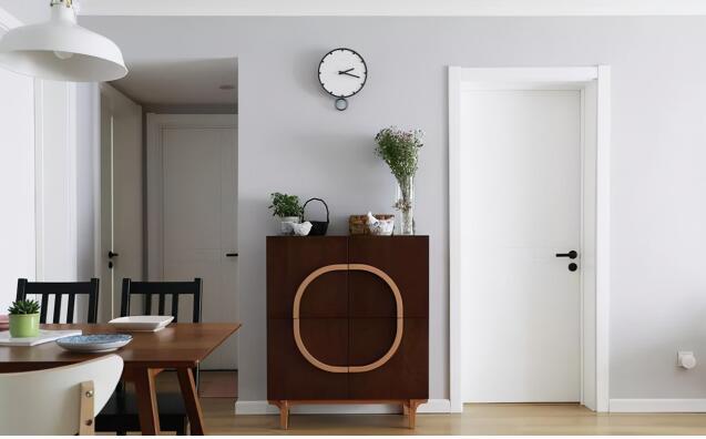 ������Ϳ�װ�޷�� ��������ǽ����ֻ��һȦʯ����